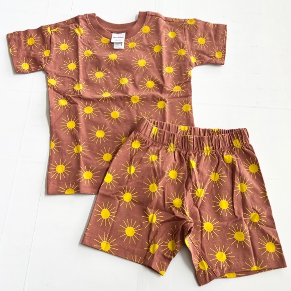 New HANNA ANDERSSON Baby Uni Tee and Short Set SIZE 3T Sunshine Day on Canyon - Picture 1 of 6